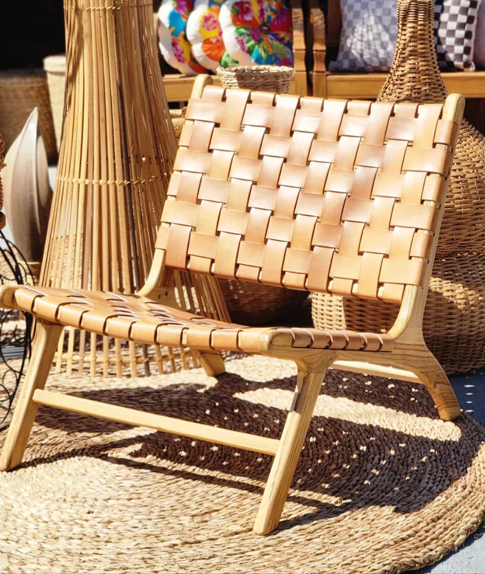 Poltrona Teca Couro Legítimo.