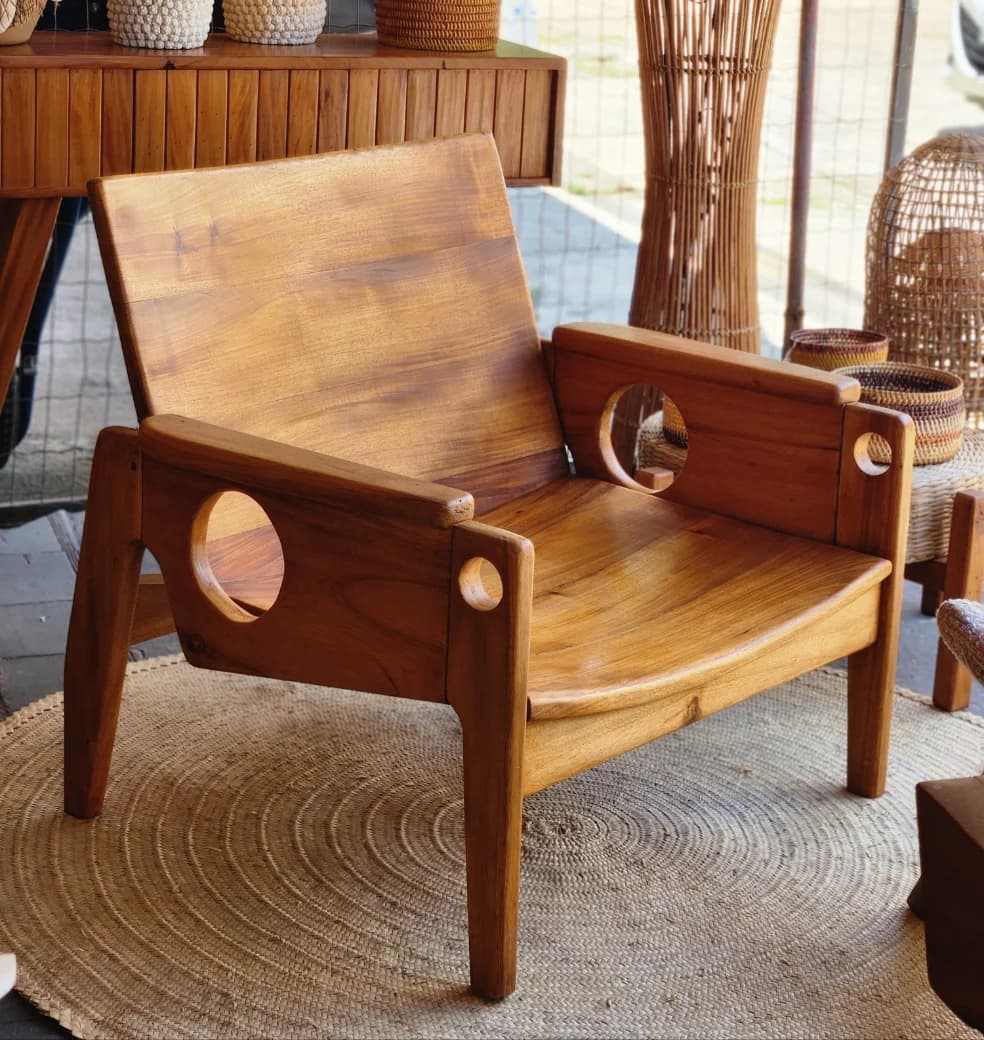 Poltrona São Paulo.