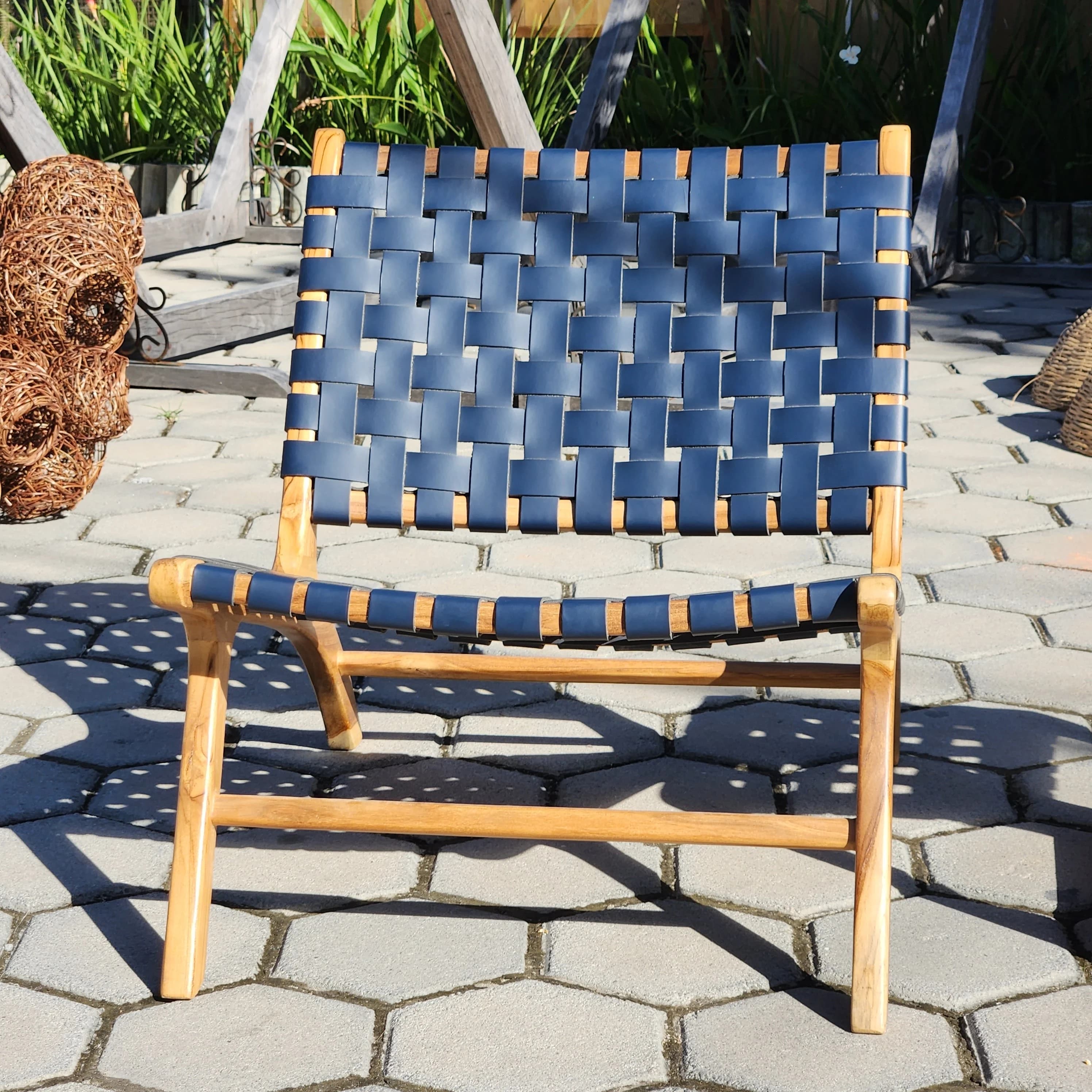 Poltrona Teca Couro Legítimo.