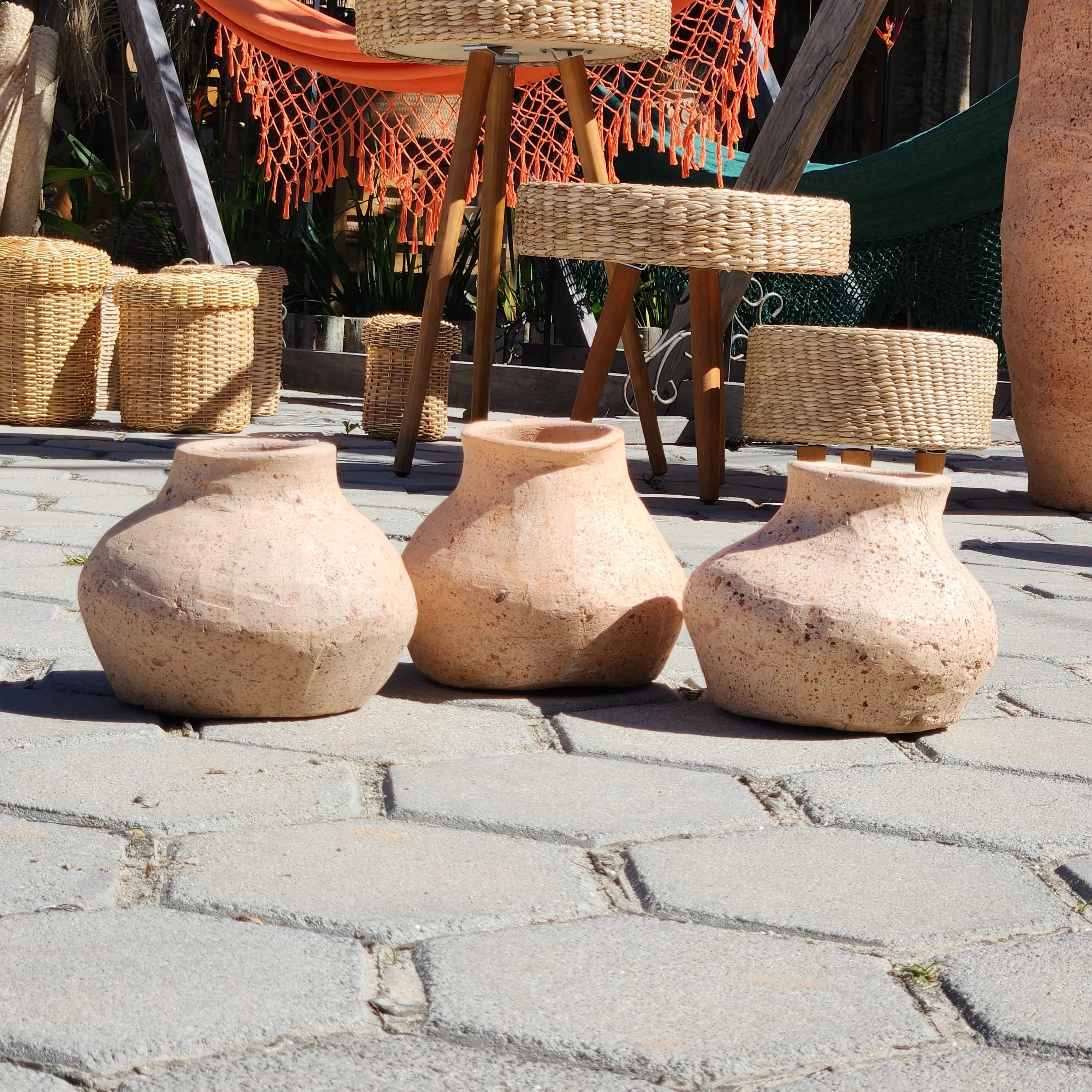 Vasos e Potes de Barro