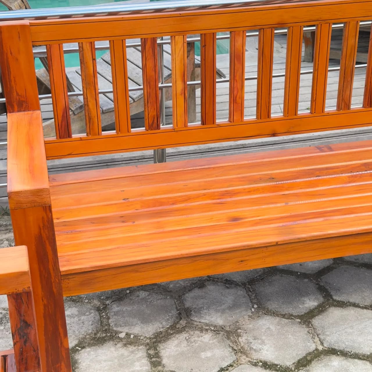 70a5fc72-3ddd-4d29-8ef9-77f7ba13efb5.jpg