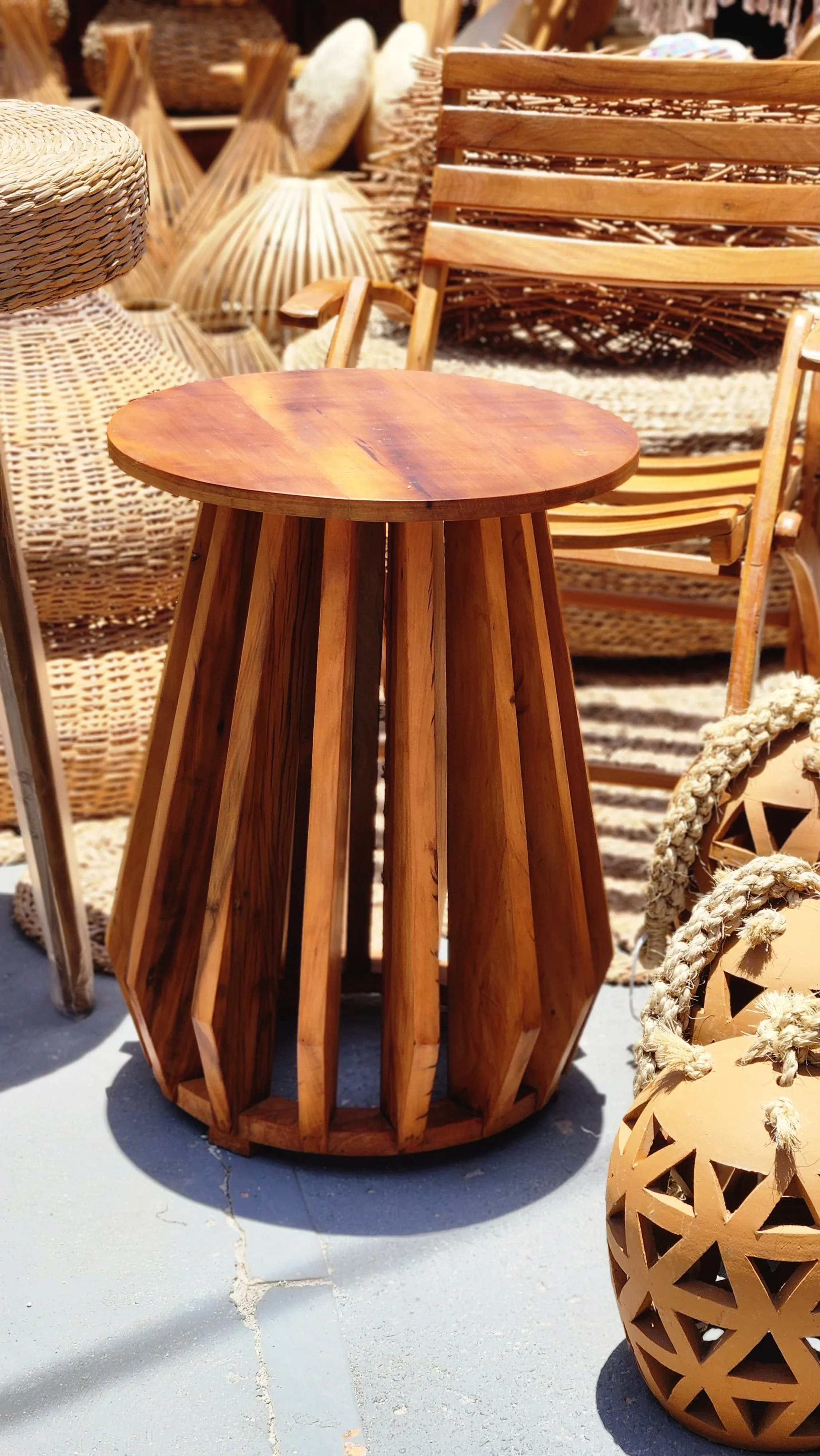 Mesa de Canto Alta Madeira.