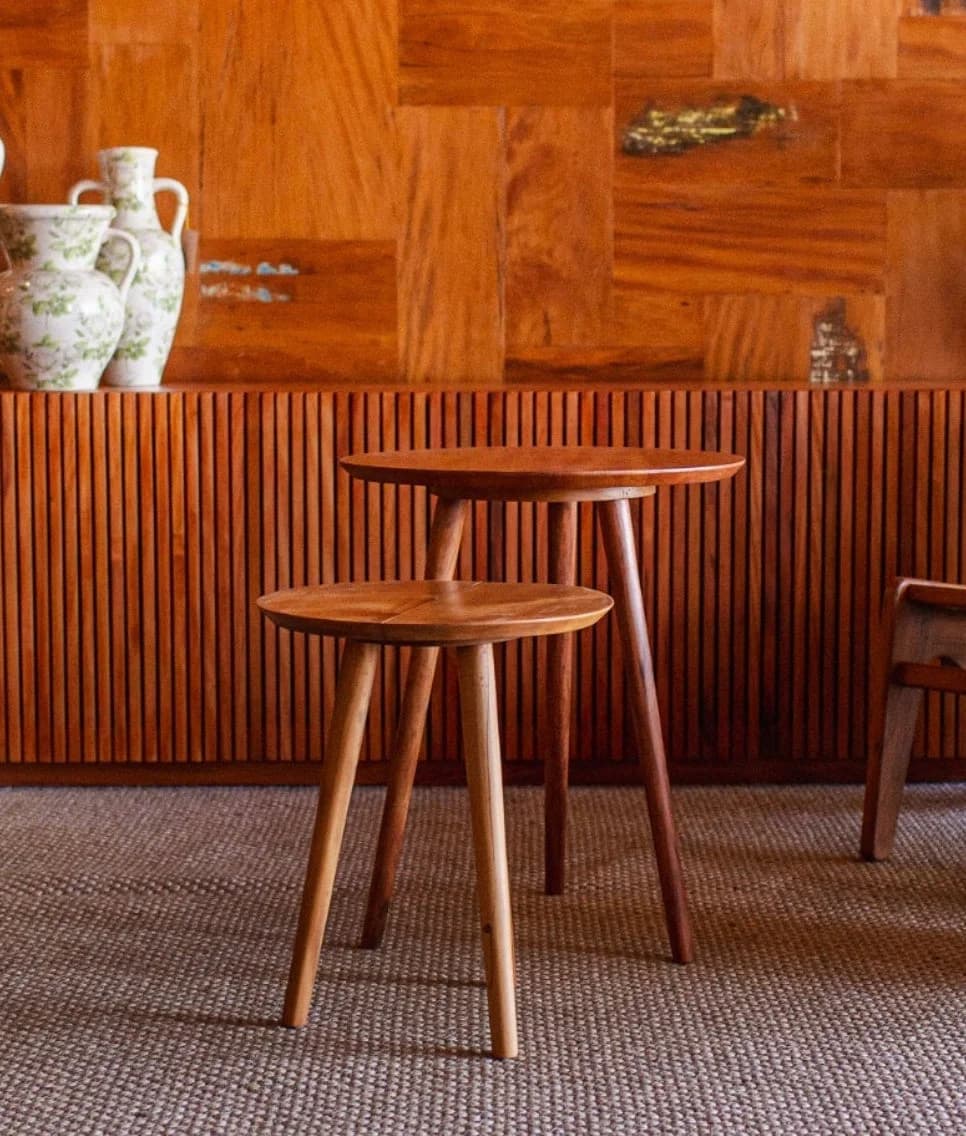 Mesinha de Canto Redonda Peroba.