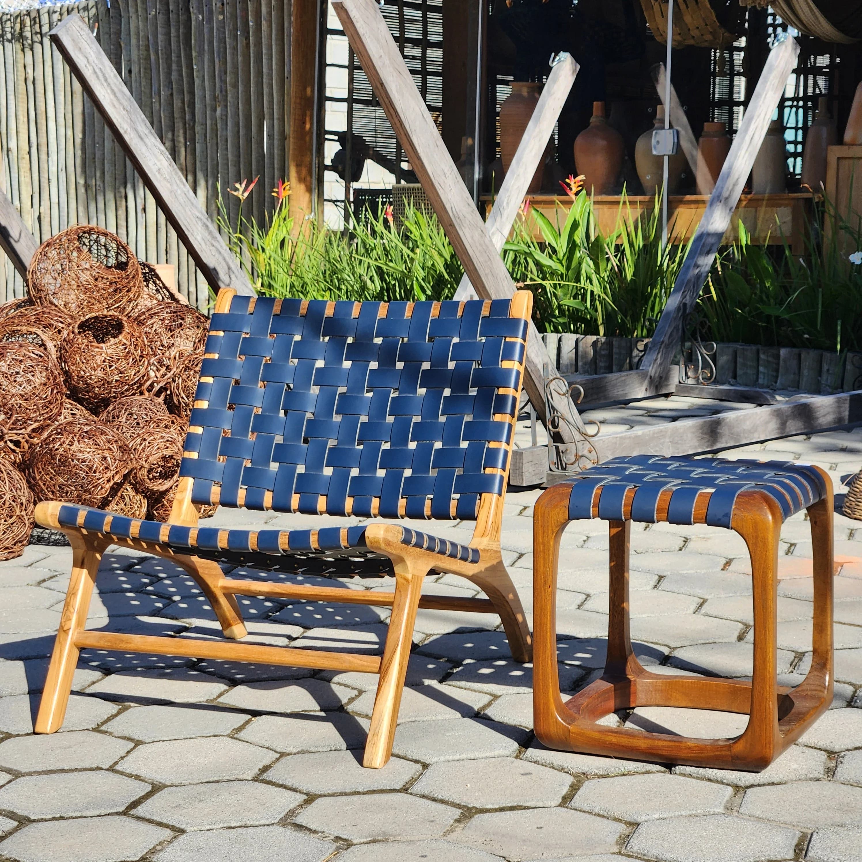 Banco Bungalow Couro Legítimo.